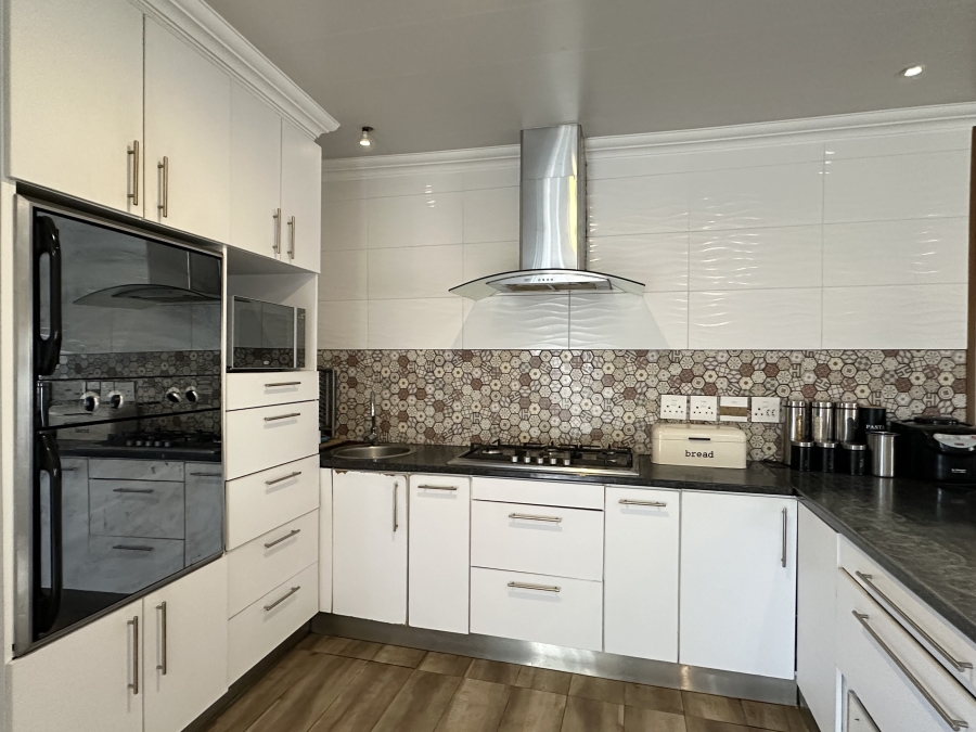 4 Bedroom Property for Sale in Southernwood Eastern Cape